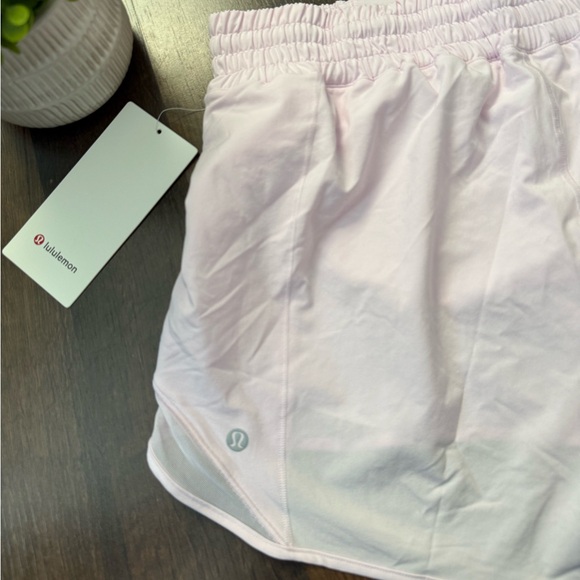 🆕 Hotty Hot High Rise Lined Shorts 4” - Picture 12 of 13